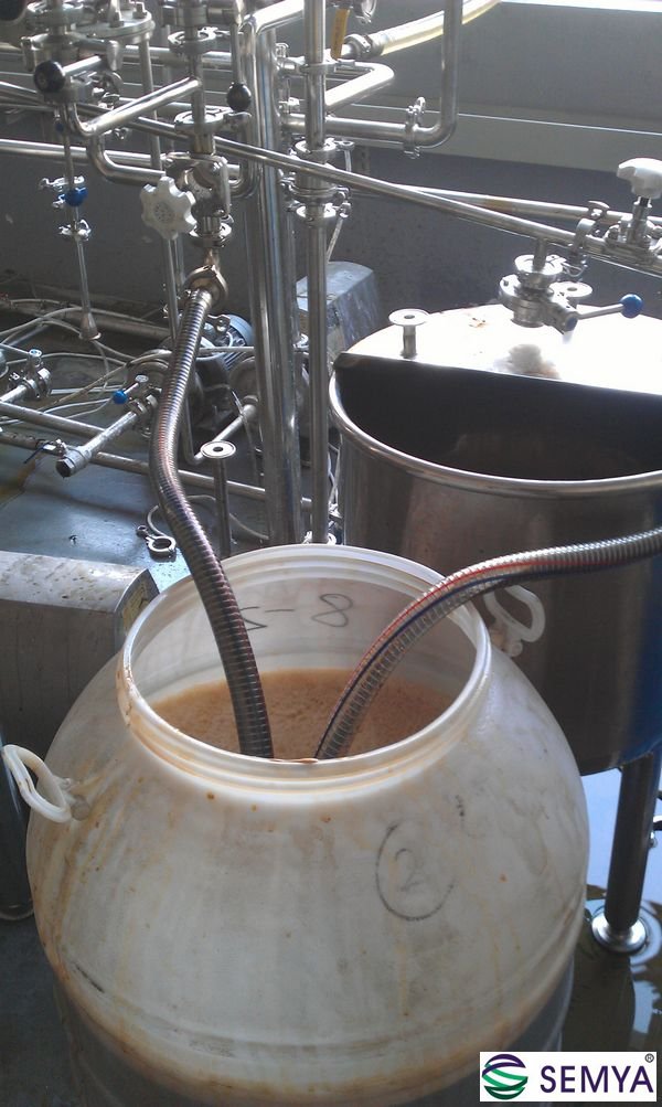 洛陽甘草糖漿濃縮實(shí)驗(yàn)采用降膜蒸發(fā)器